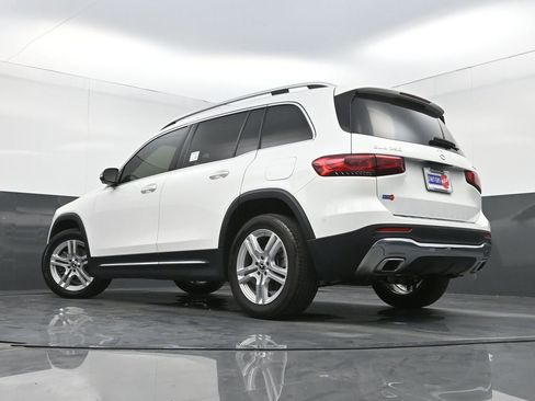 Used 2023 Mercedes-Benz GLB 250 4MATIC image 29