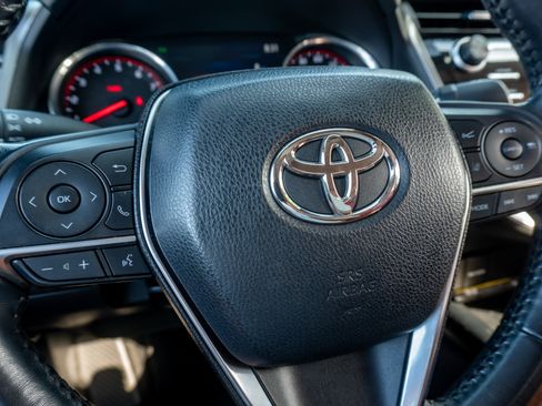 Used 2019 Toyota Camry XSE FWD image 30