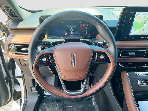 Used 2025 Lincoln Aviator Reserve w/ Equipment Group 201A AWD/4WD image 11