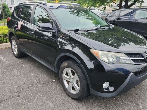 Used 2013 Toyota RAV4 XLE AWD/4WD image 2
