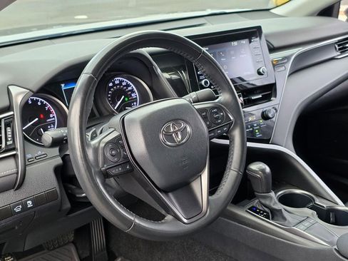 Used 2024 Toyota Camry SE image 13