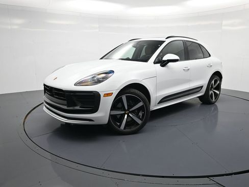 Used 2026 Porsche Macan AWD/4WD image 28