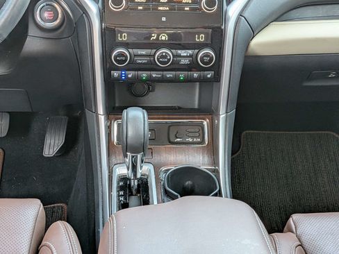 Used 2022 Subaru Ascent Touring AWD/4WD image 19