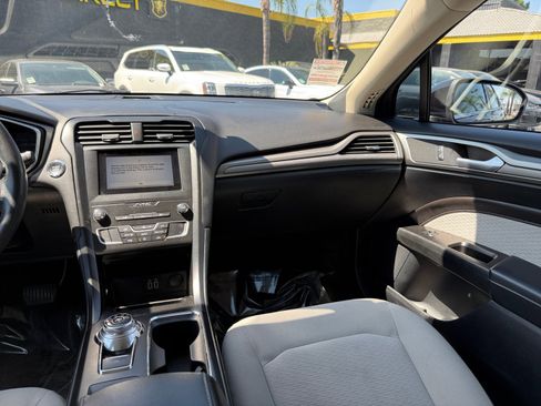 Used 2019 Ford Fusion SE w/ Equipment Group 151A image 23