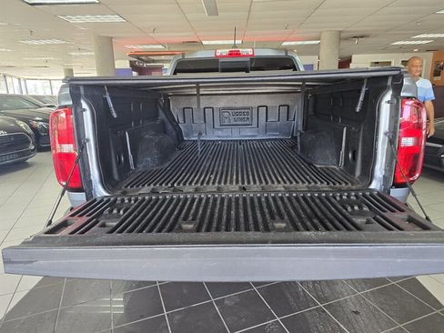 Used 2018 Chevrolet Colorado LT w/ LT Convenience Package AWD/4WD image 8