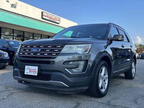 Used 2016 Ford Explorer XLT w/ Equipment Group 202A AWD/4WD image 1
