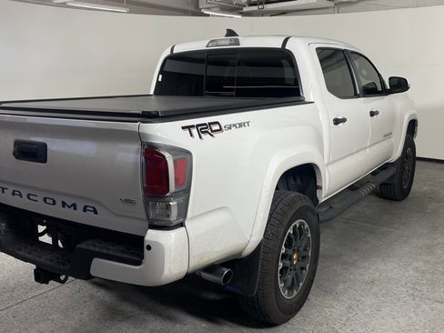 Used 2020 Toyota Tacoma TRD Sport w/ Technology Package image 3