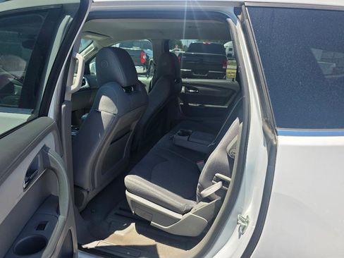 Used 2017 Chevrolet Traverse LT FWD image 7