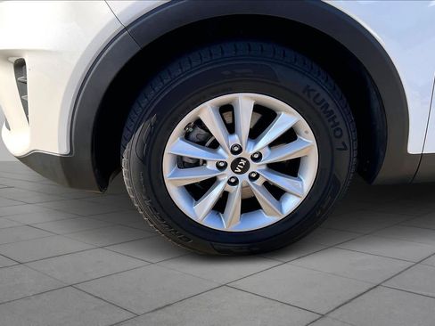 Used 2020 Kia Sorento L image 10