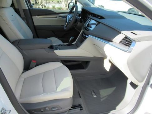 New 2026 Cadillac XT5 Premium Luxury w/ Driver Assist Package AWD/4WD image 8