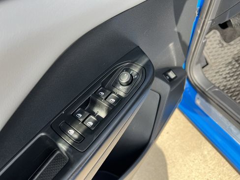 Certified 2023 Volkswagen Taos SE w/ Panoramic Sunroof Package image 14