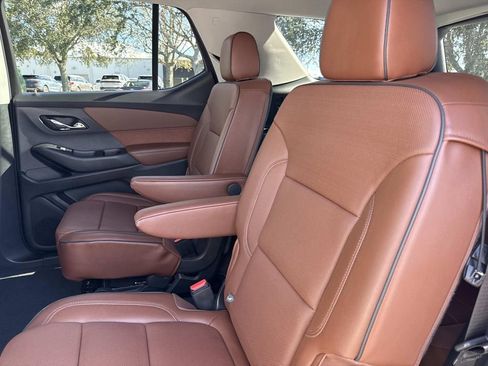 Used 2021 Chevrolet Traverse High Country image 14