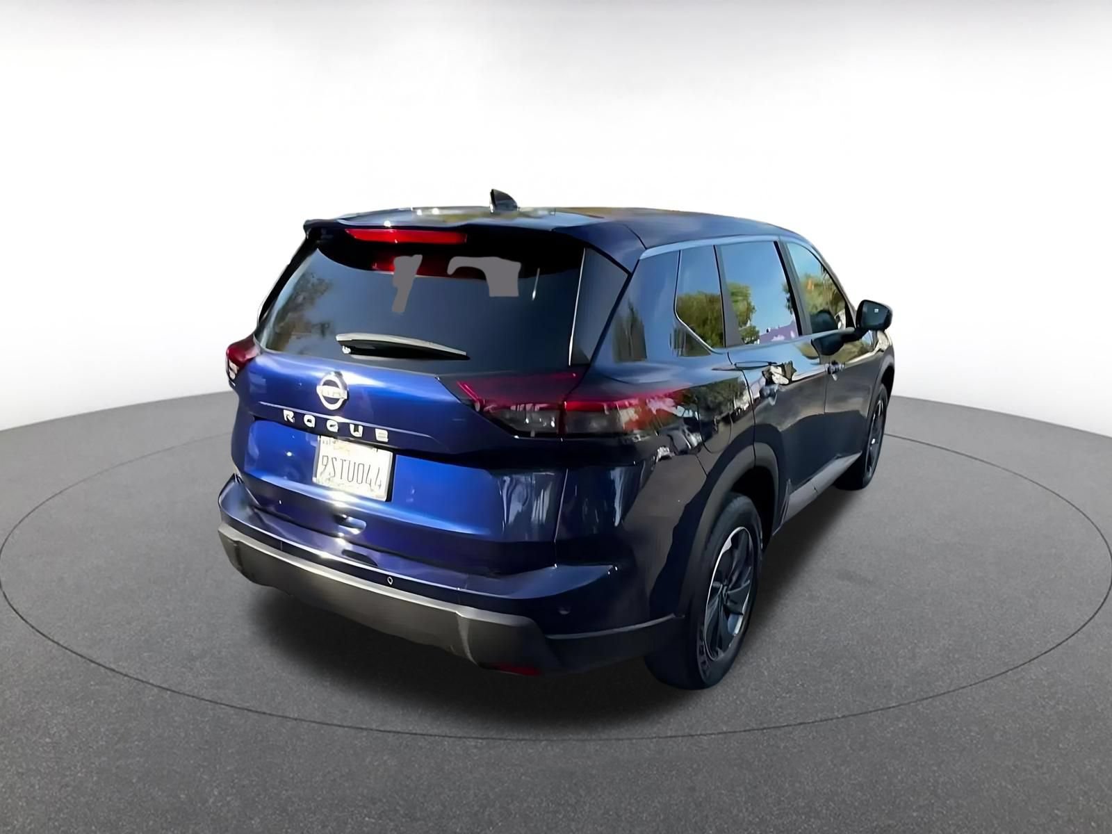 Used 2025 Nissan Rogue SV FWD image 14