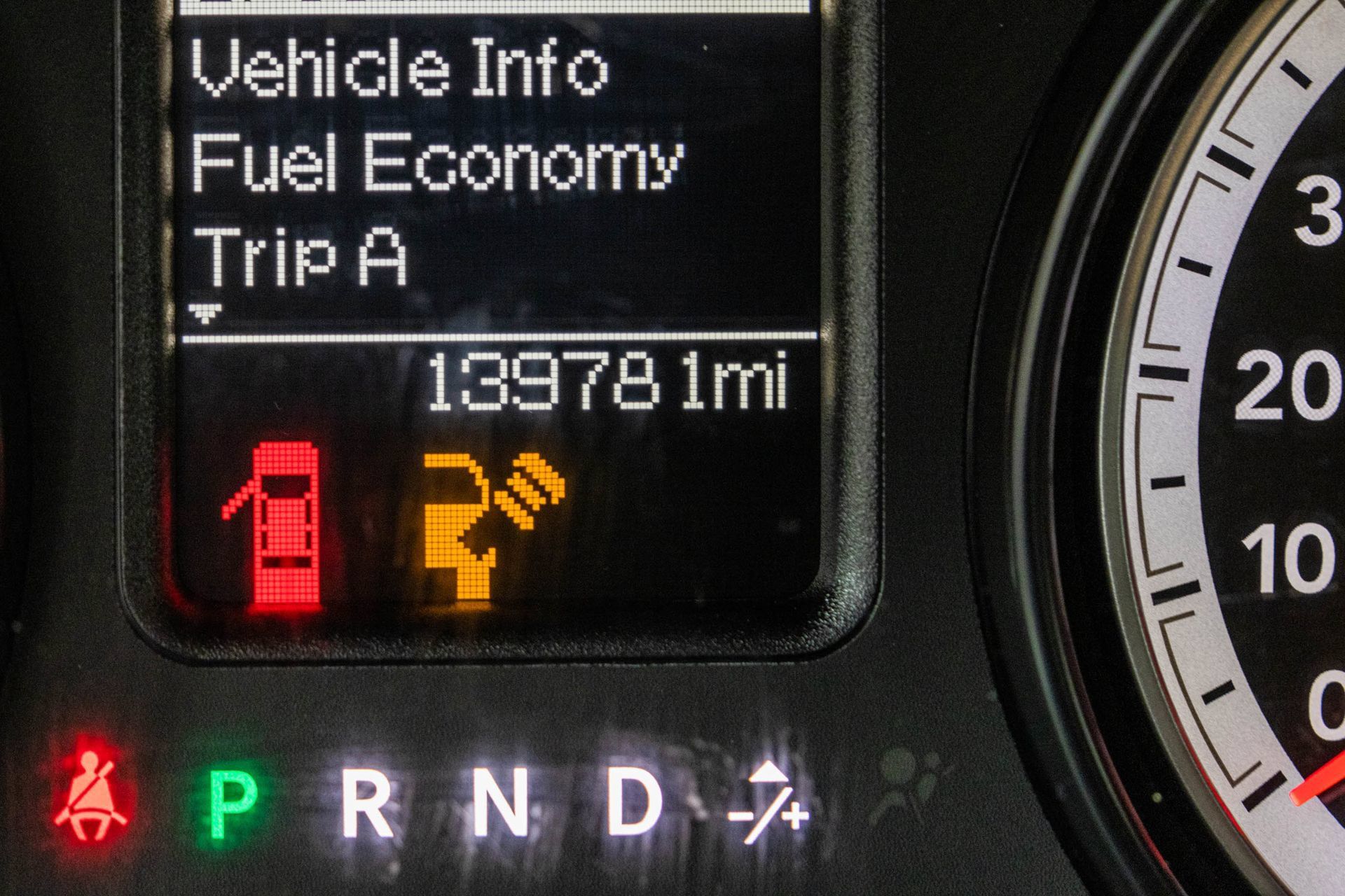 Used 2014 RAM 2500 Tradesman w/ Chrome Appearance Group AWD/4WD image 29