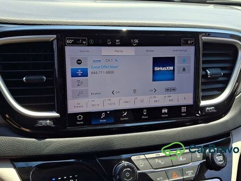 Used 2023 Chrysler Pacifica Touring-L FWD image 17