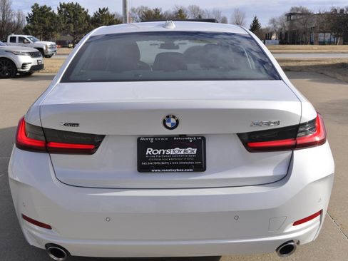 Used 2025 BMW 330i xDrive Sedan image 3