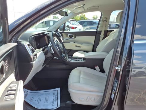Used 2023 Kia Sorento EX AWD/4WD image 16