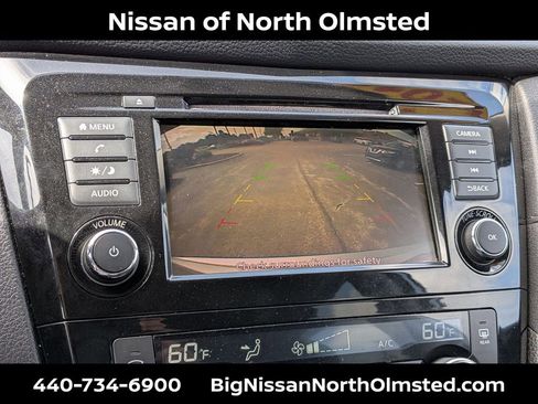 Used 2018 Nissan Rogue SV AWD/4WD image 16