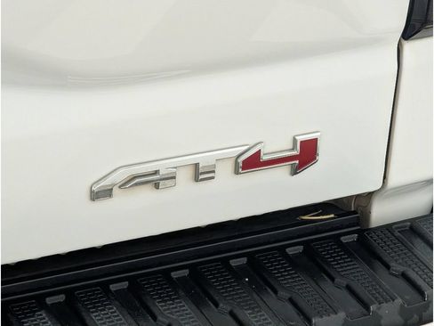 Used 2020 GMC Sierra 1500 AT4 w/ AT4 Premium Package AWD/4WD image 6
