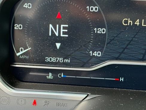 Used 2024 GMC Sierra 1500 AT4X image 3