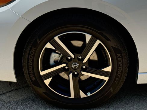 Used 2025 Nissan Sentra SV FWD image 30