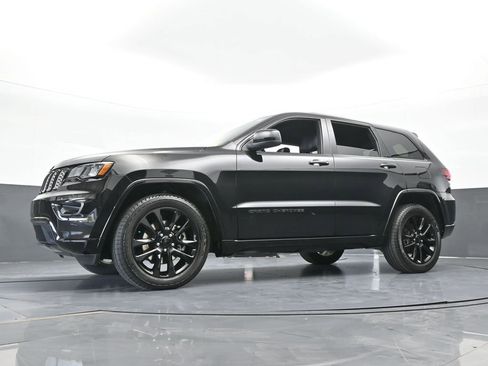 Used 2021 Jeep Grand Cherokee Laredo X image 51