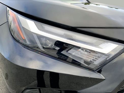 Used 2025 Toyota RAV4 LE FWD image 27