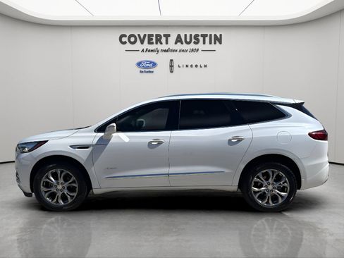 Used 2020 Buick Enclave Avenir w/ Avenir Technology Package FWD image 2