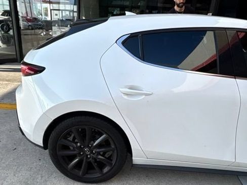 Used 2021 MAZDA MAZDA3 s FWD image 3