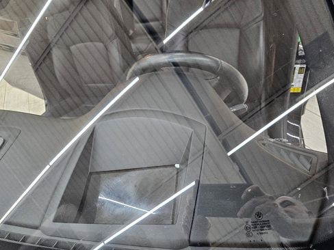 Used 2014 BMW 750Li image 44