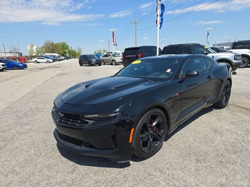 Used 2020 Chevrolet Camaro LT w/ Technology Package RWD image 9