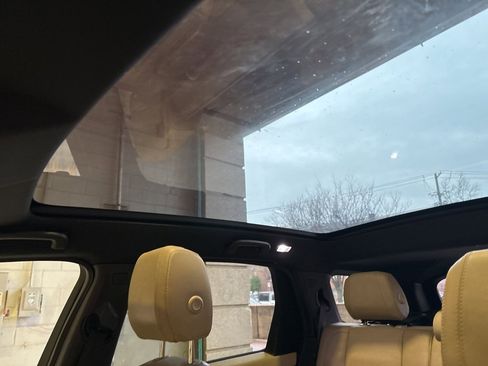 Used 2016 Land Rover Discovery Sport HSE image 13