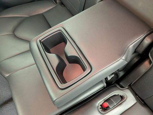 Used 2021 Toyota Highlander XLE image 34