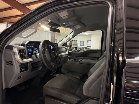 Used 2025 Ford F250 XLT image 10