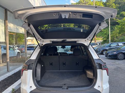 Used 2025 Chevrolet Equinox LT FWD image 32