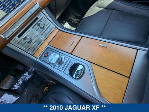 Used 2010 Jaguar XF Luxury RWD image 18