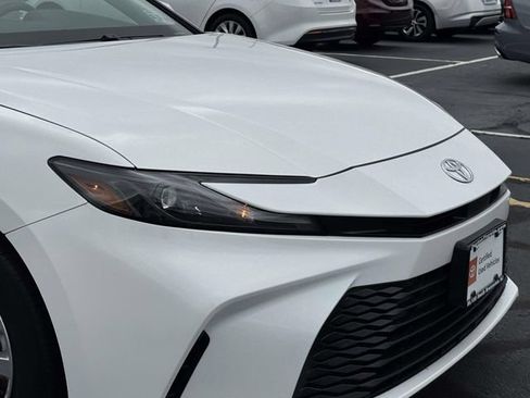 Used 2025 Toyota Camry LE FWD image 8