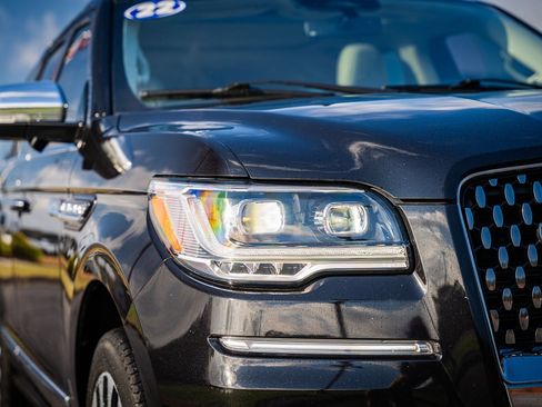 Used 2022 Lincoln Navigator Black Label image 13