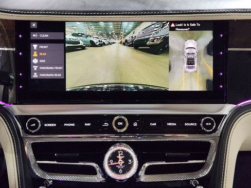 Used 2021 Bentley Flying Spur V8 AWD/4WD image 40