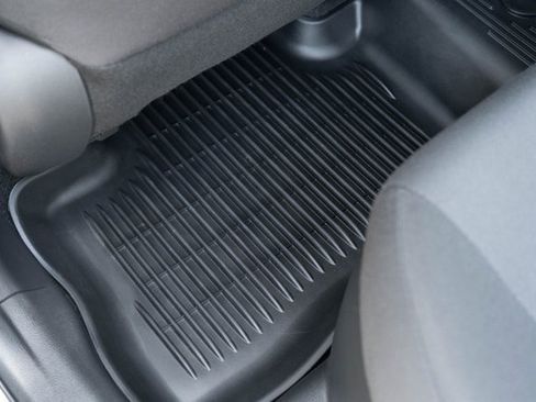 Used 2024 Toyota RAV4 SE image 28