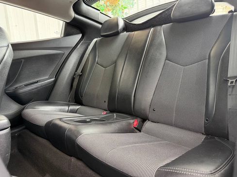Used 2013 Hyundai Veloster w/ Tech Pkg FWD image 16