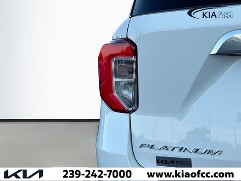 Used 2022 Ford Explorer Platinum w/ Technology Package image 10