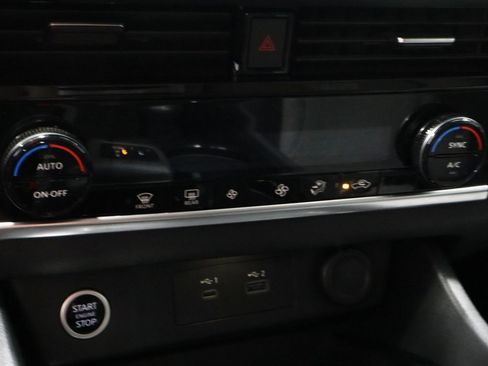 Certified 2022 Nissan Rogue SV image 30