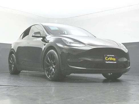 Used 2023 Tesla Model Y Long Range AWD/4WD image 49