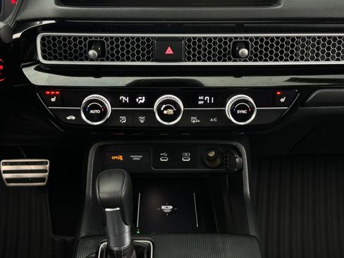 Certified 2025 Honda Civic Sport Touring image 21