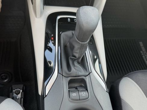 Used 2024 Toyota Corolla Cross L FWD image 21