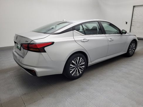 Used 2024 Nissan Altima 2.5 SV image 10