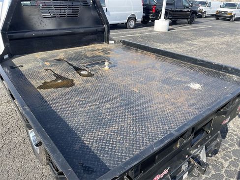 Used 2024 Chevrolet Silverado 3500 LT w/ Convenience Package image 11