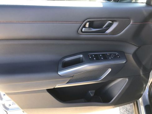 New 2026 Nissan Pathfinder SV image 13