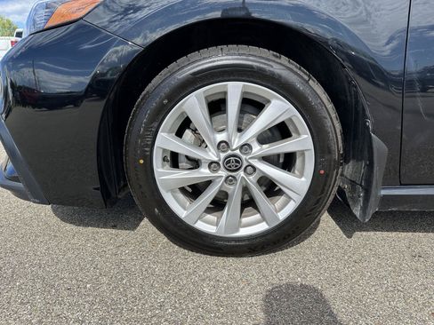 Used 2024 Toyota Camry SE FWD image 4